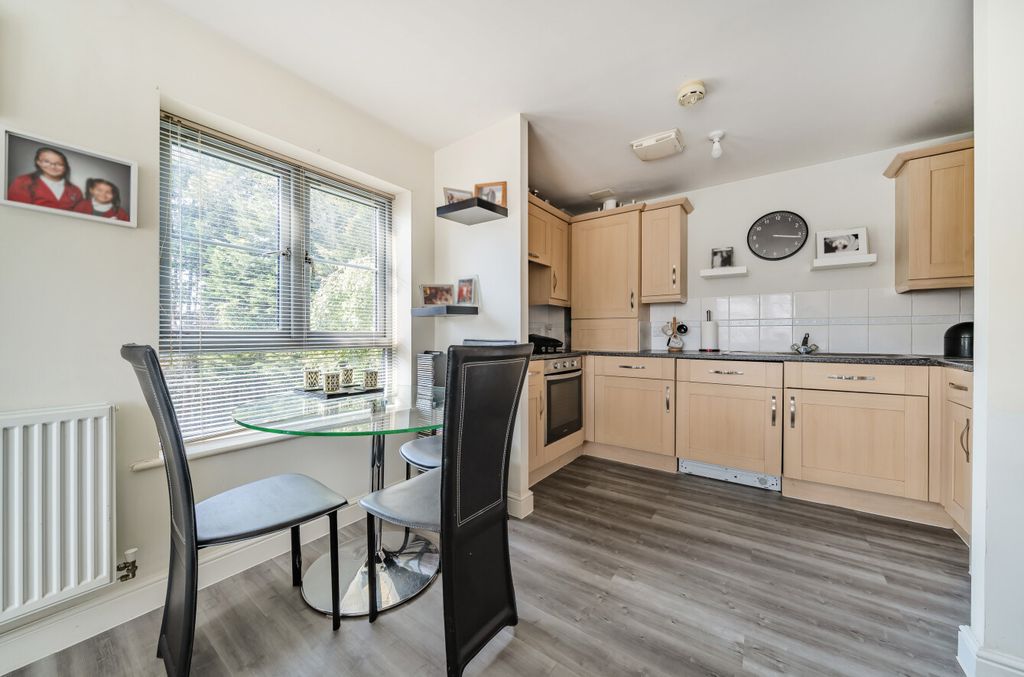 Property photo 3 of 18 1296410-10-682c96...