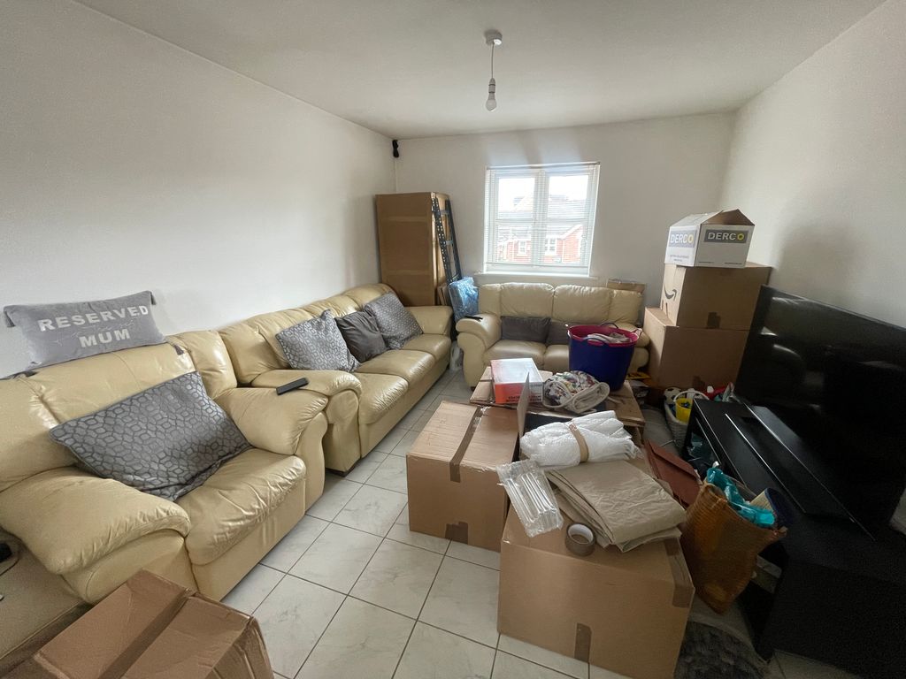 Property photo 2 of 8