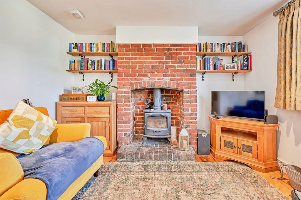 Property photo 2 of 17