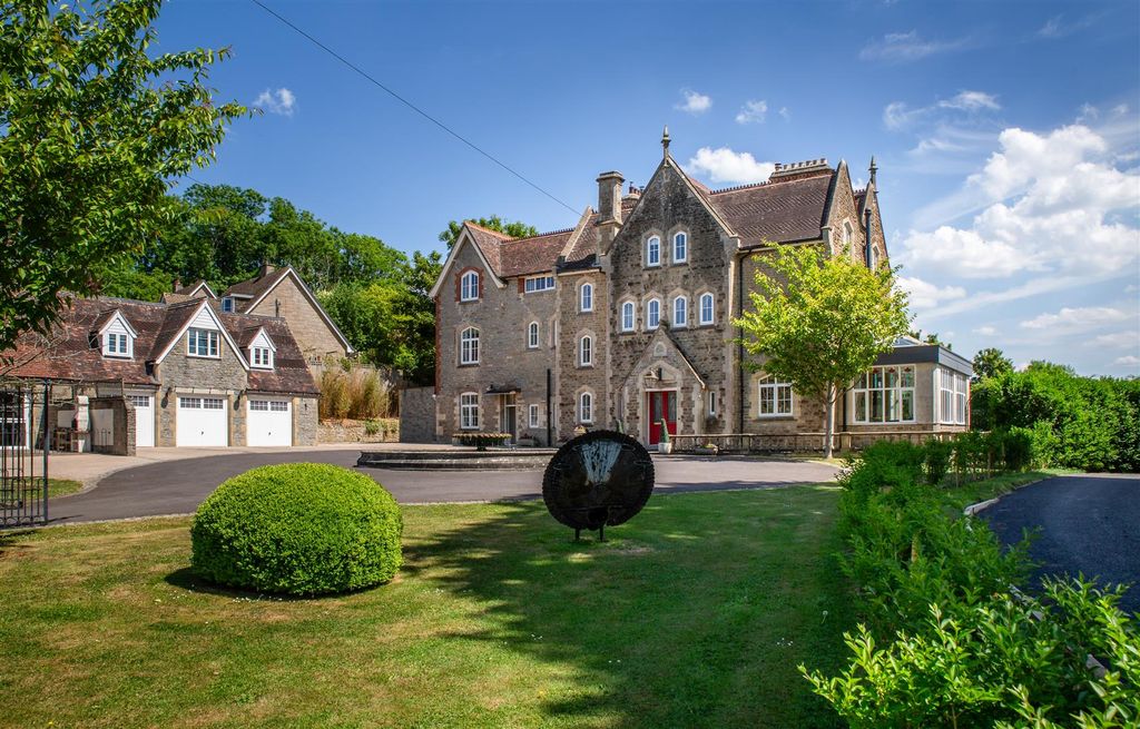 Property photo 1 of 28 Front