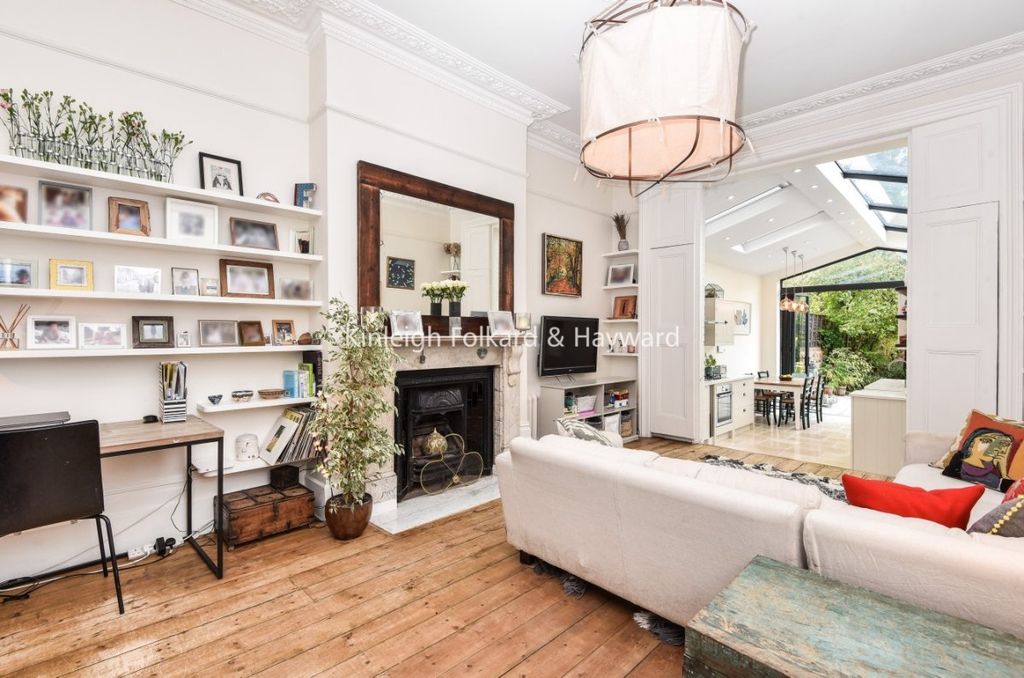 Property photo 1 of 12 9d9Fbb36-28c1-49Cf-9