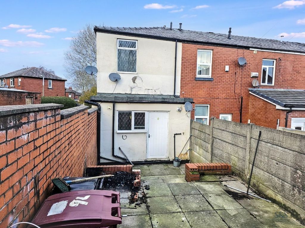 Property photo 2 of 23