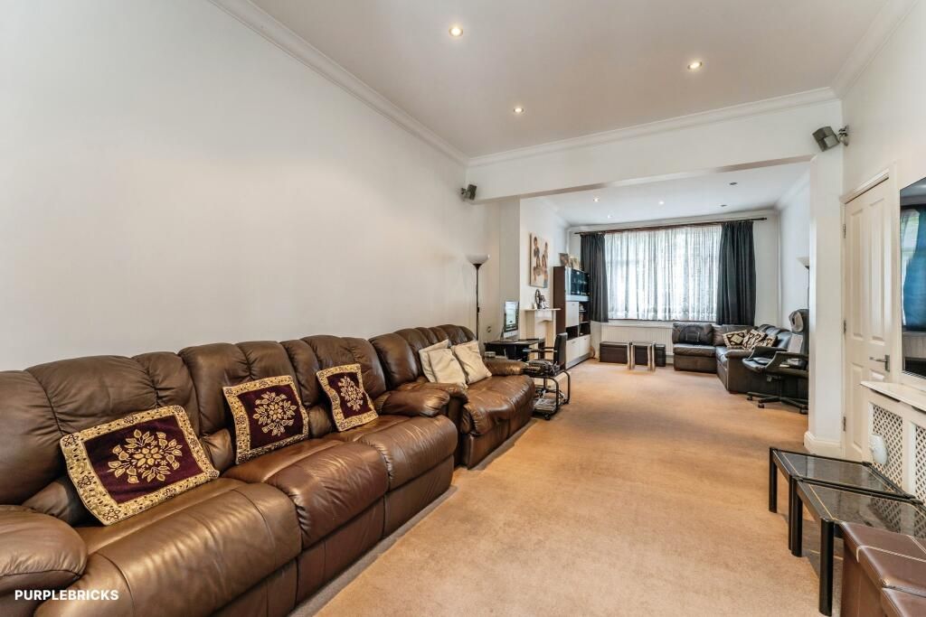 Property photo 3 of 18