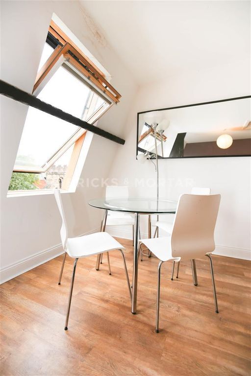 Property photo 3 of 10 4Lfhchdkl92_Woqwl5R005Mr1DI.Jpg