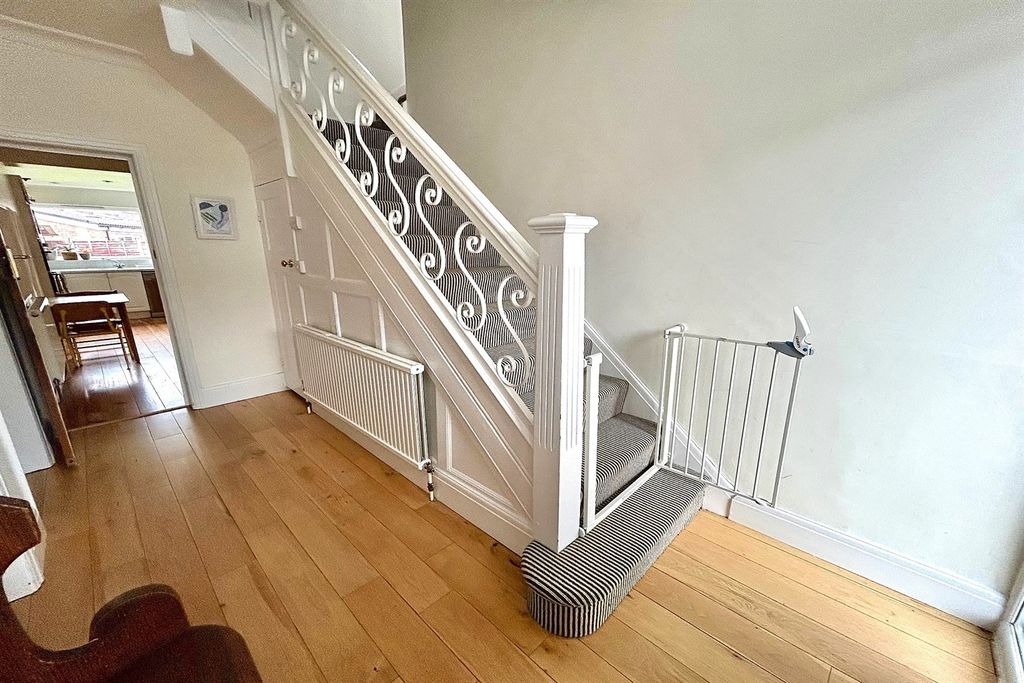 Property photo 2 of 23 Entrance Hallway