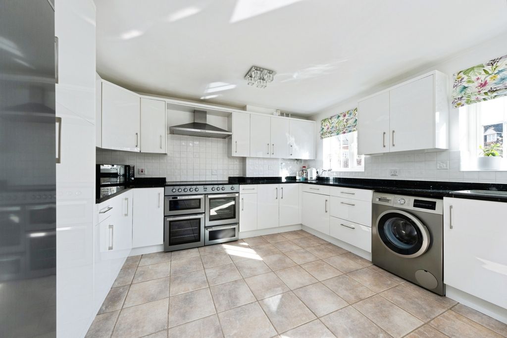 Property photo 3 of 23 Pbox-Img.Jpg