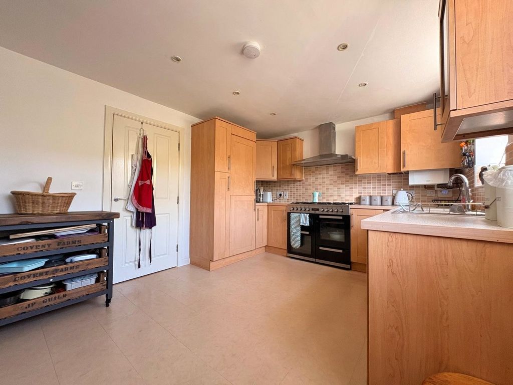 Property photo 2 of 31 Picture No. 25