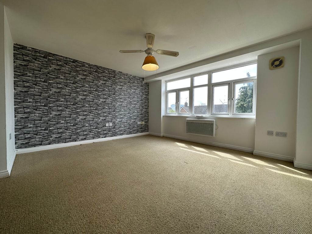 Property photo 3 of 5 Img_3670