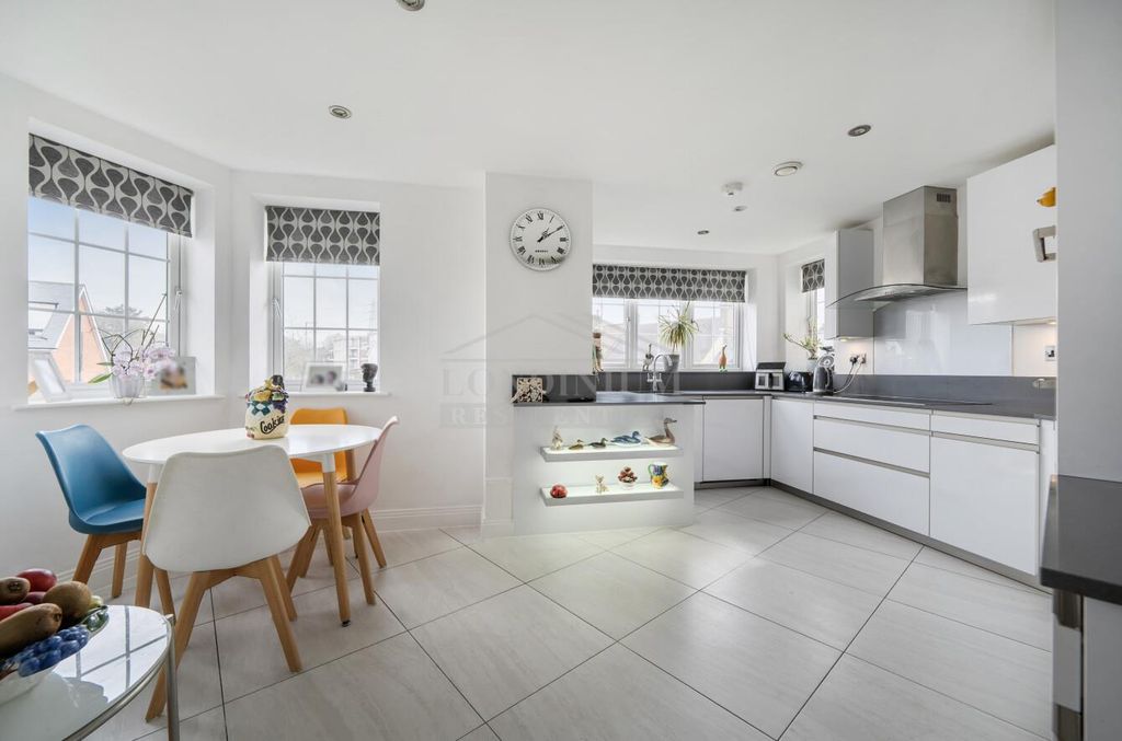 Property photo 1 of 16 Fa10Ea0d-Fff7-4040-8F71-0A947c1B820A.Jpg