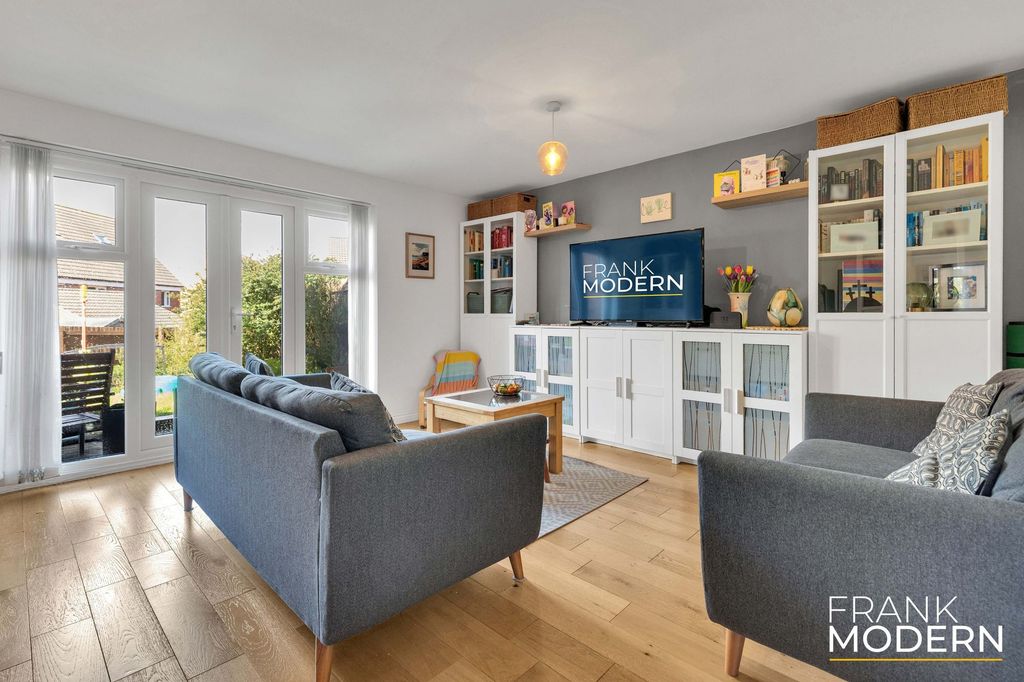 Property photo 2 of 36 Living Room