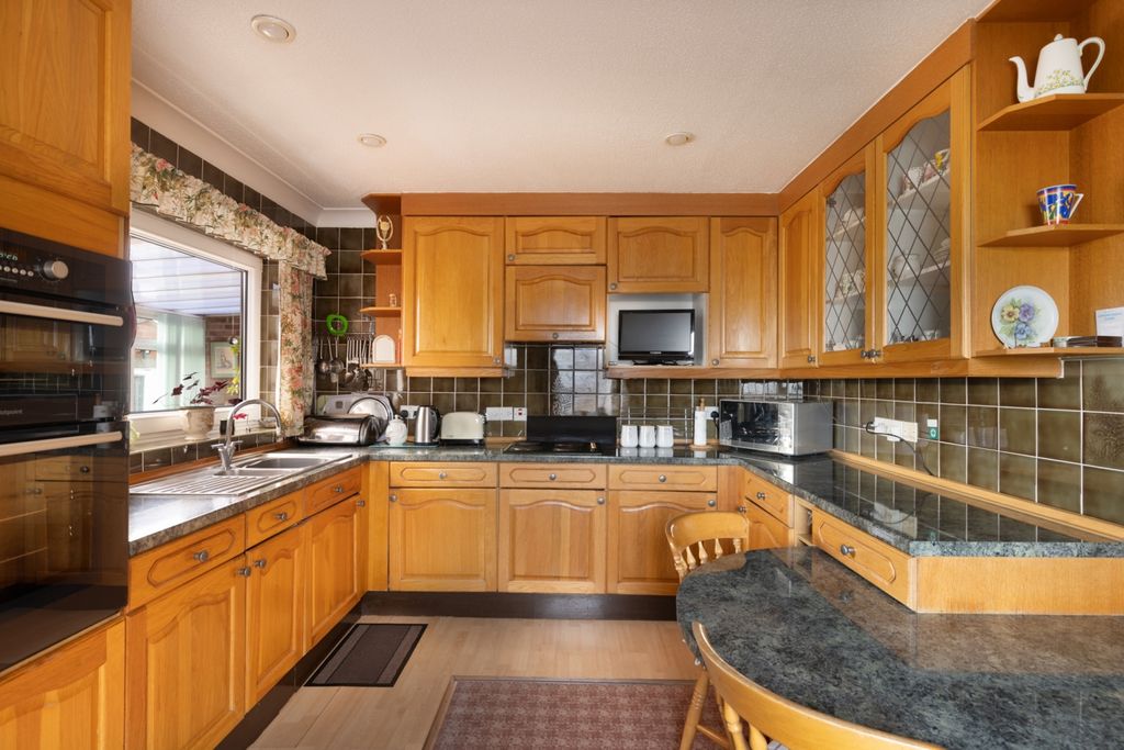 Property photo 2 of 15 Kitchen