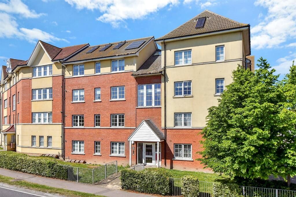 Property photo 1 of 8 10 Gainsborough Close.Jpg