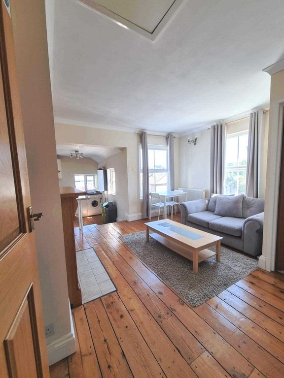 Property photo 2 of 6