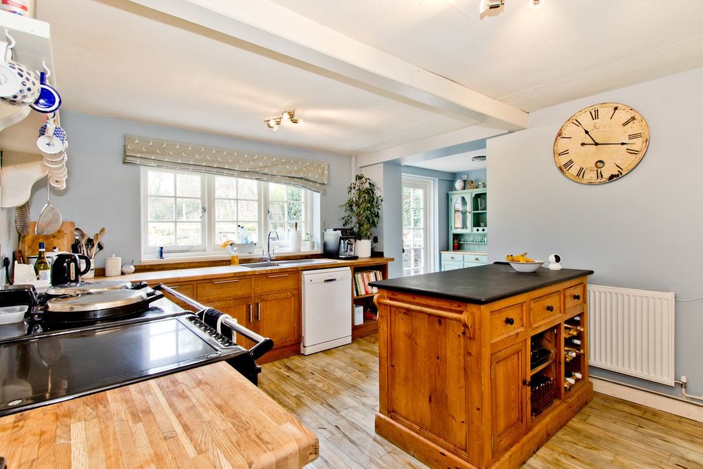 Property photo 3 of 23