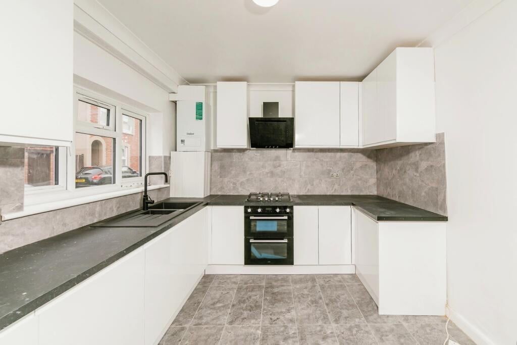 Property photo 2 of 3