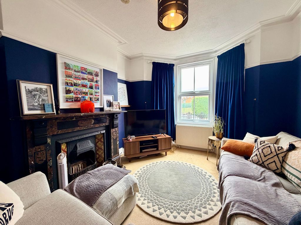 Property photo 3 of 12 Living Room