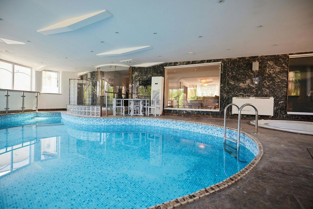 Property photo 1 of 24