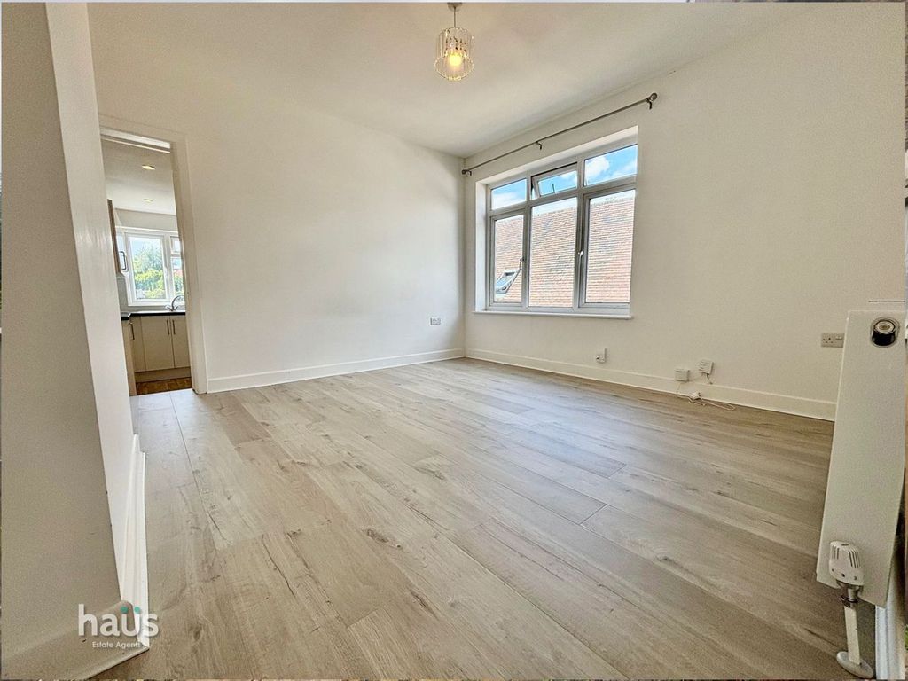 Property photo 2 of 8 Reception Room