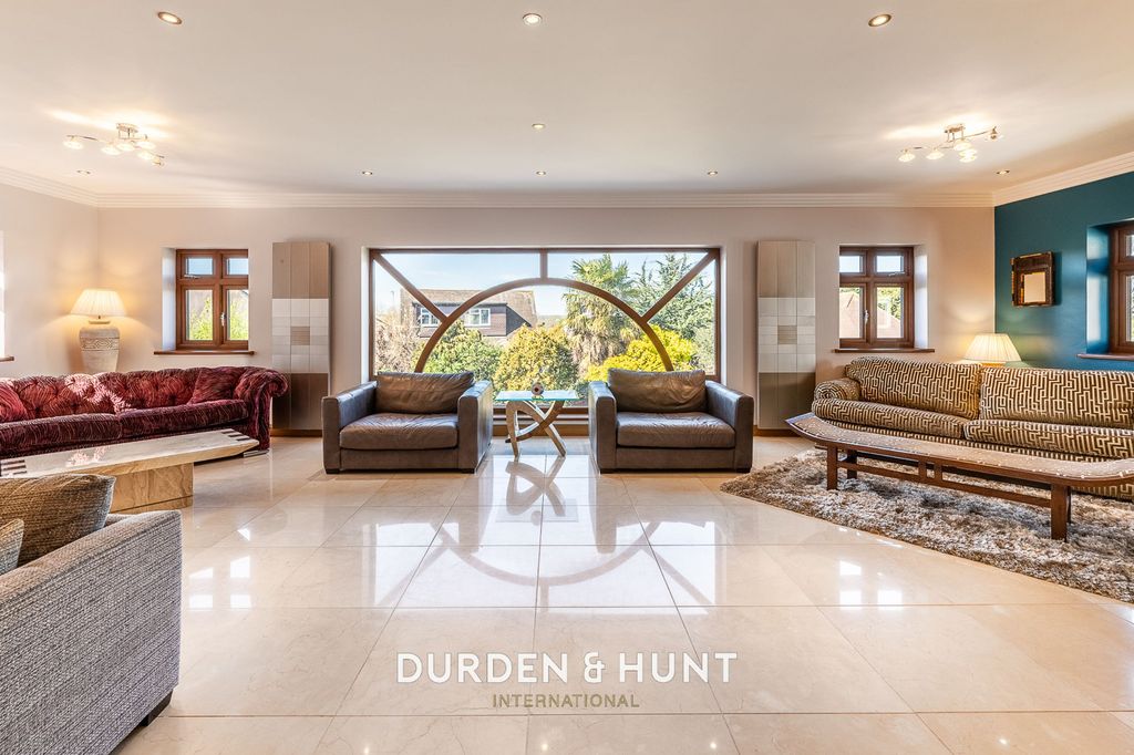 Property photo 3 of 37