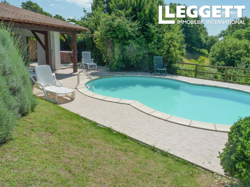 Property photo 2 of 10