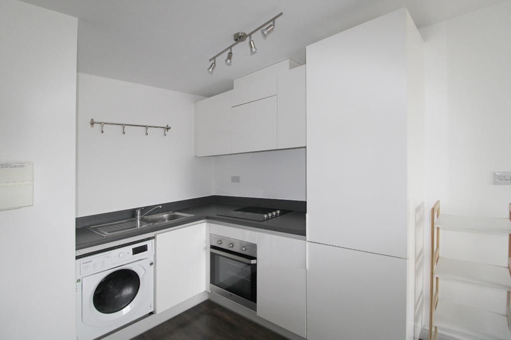 Property photo 3 of 9 Kitchen 2.Jpg