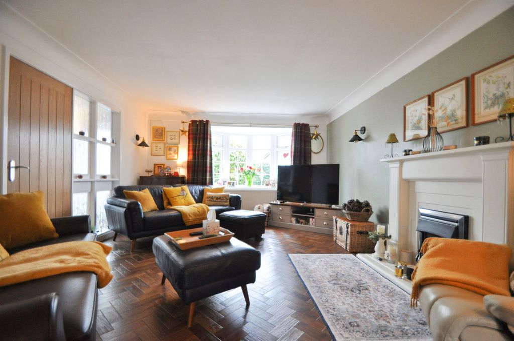Property photo 2 of 51