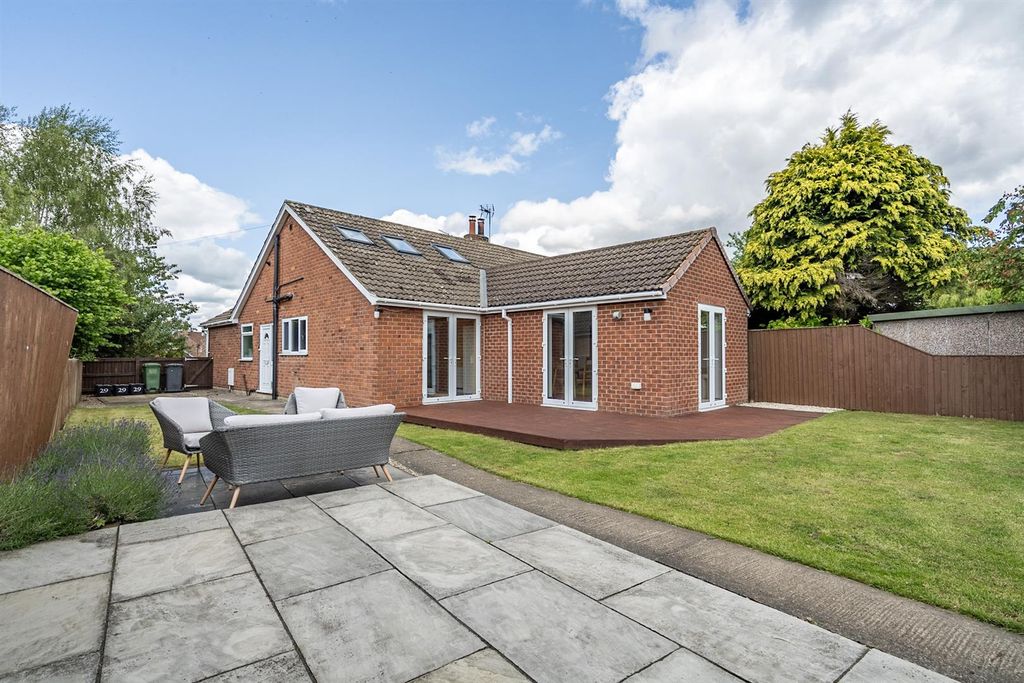 Property photo 1 of 21 External