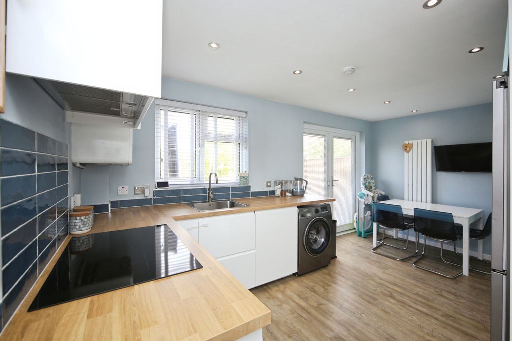 Property photo 3 of 15