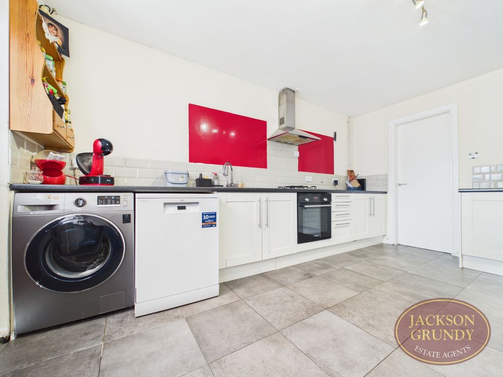 Property photo 2 of 14 Foskitt Court South