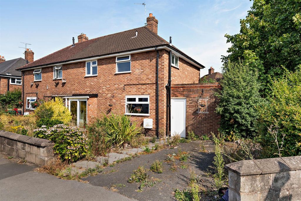 Property photo 1 of 12