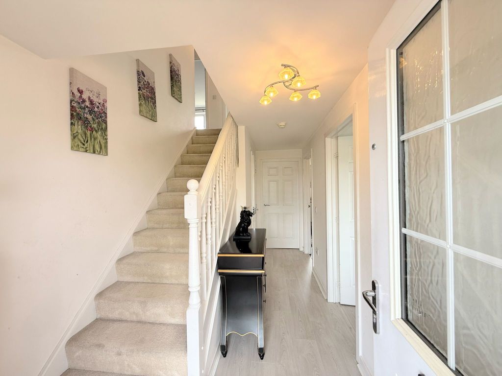 Property photo 2 of 28