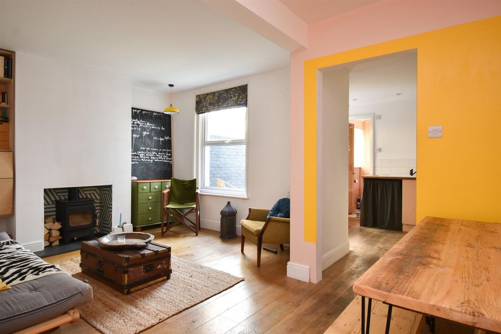 Property photo 2 of 13 Living Space