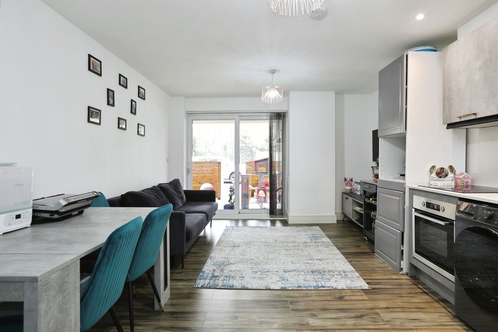 Property photo 3 of 13