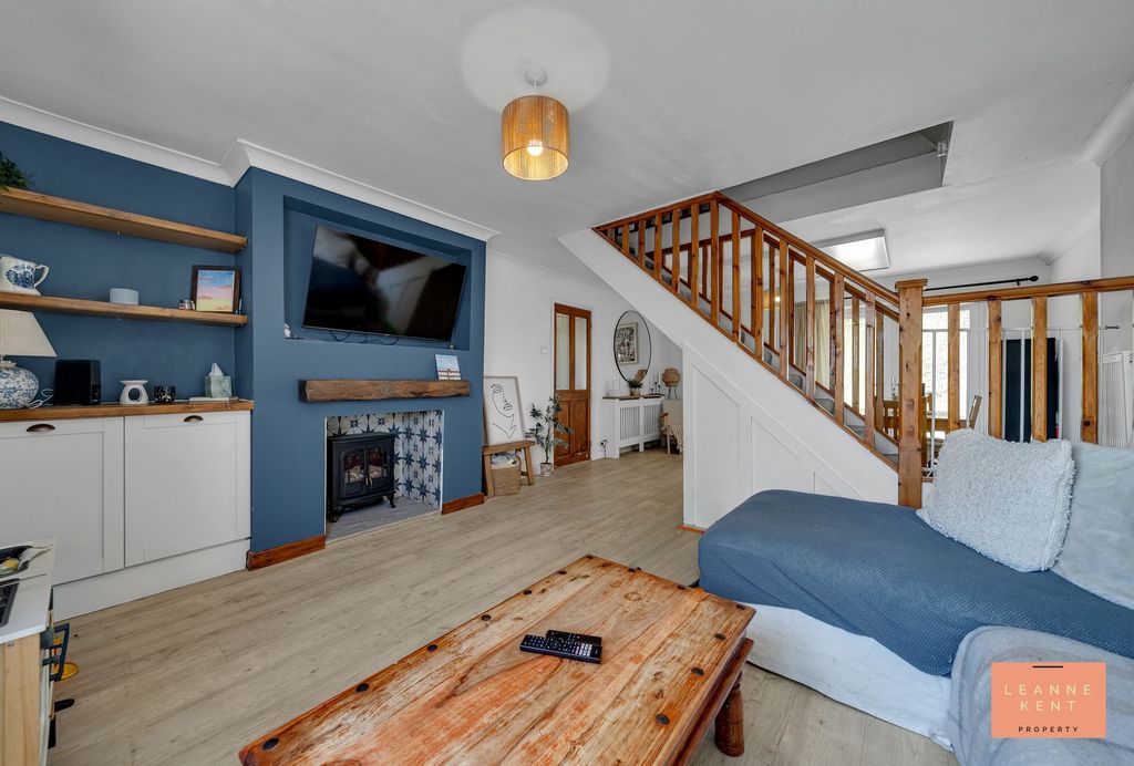 Property photo 2 of 39