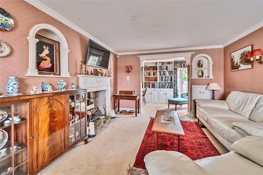 Property photo 3 of 17 Sitting Room