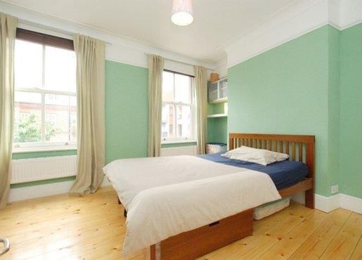 Property photo 3 of 8 Bed 1