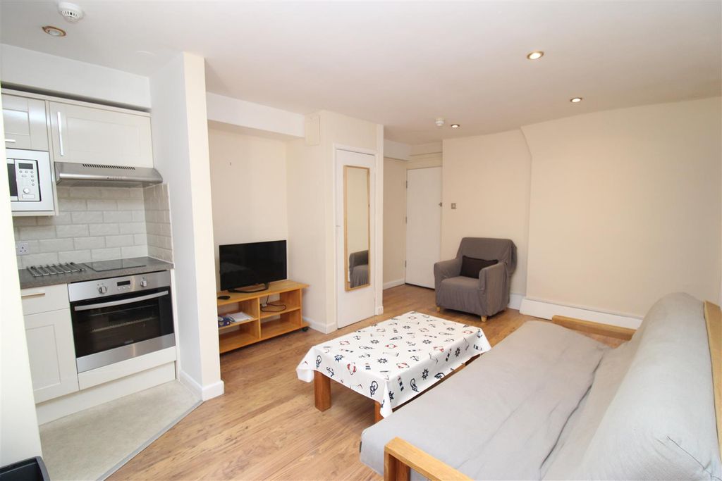 Property photo 3 of 6 Living Room