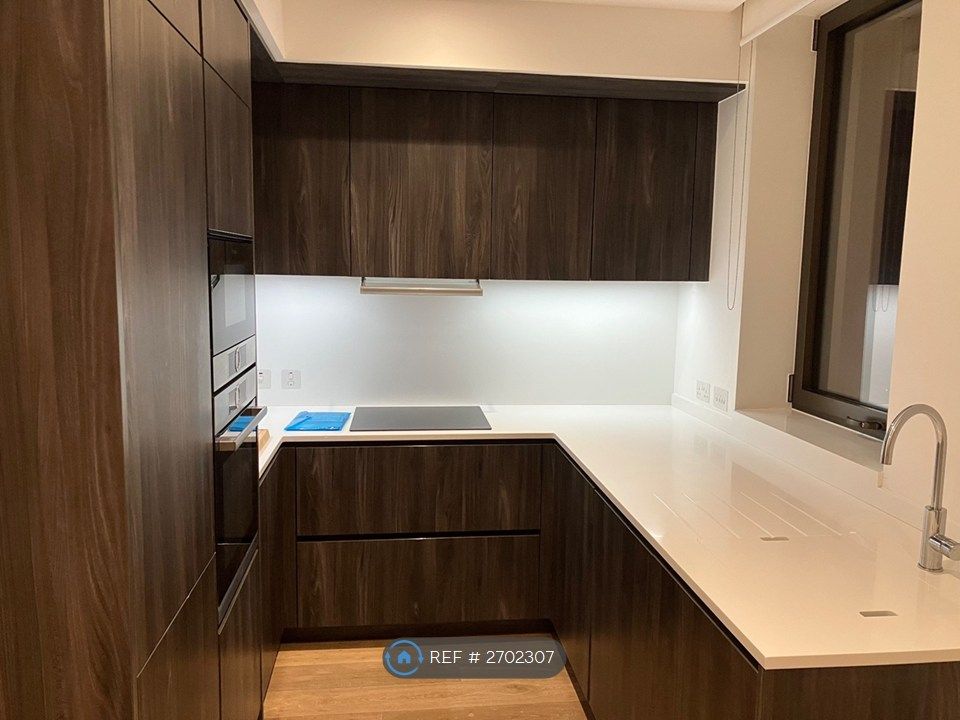 Property photo 3 of 6 Kitchen