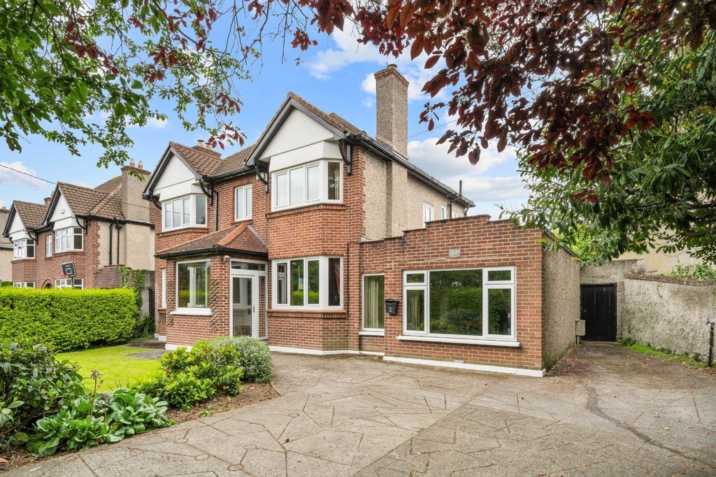 Property photo 2 of 27 Picture No. 10