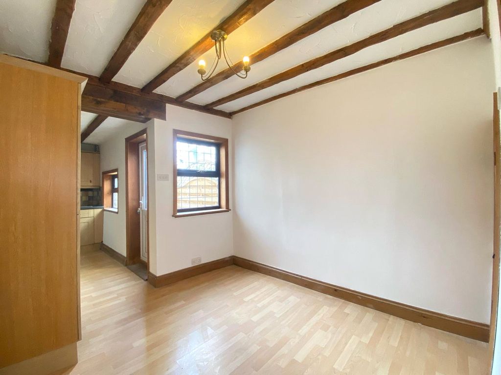 Property photo 3 of 11 Picture No. 28