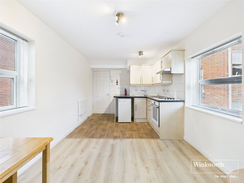 Property photo 3 of 7 Picture No. 16