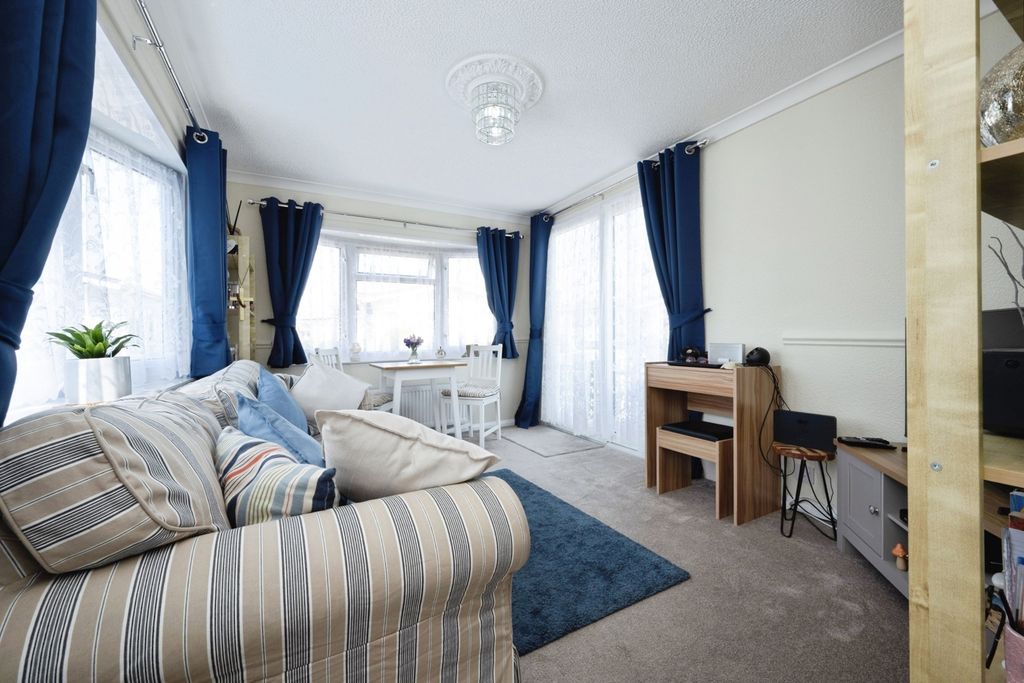 Property photo 3 of 20 Pbox-Img.Jpg