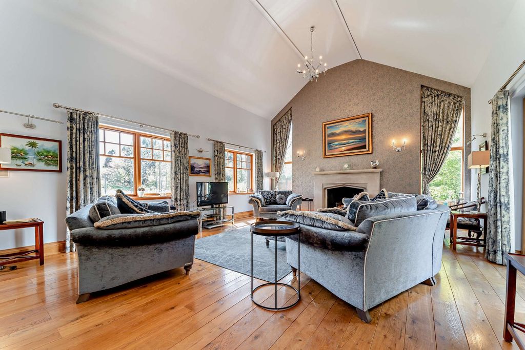 Property photo 1 of 51 Light Filled