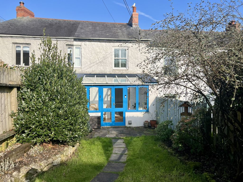 Property photo 1 of 16 2Â Bedroom Mid Terraced House For Sale