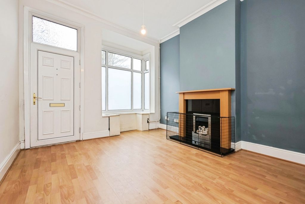 Property photo 2 of 17 Photo