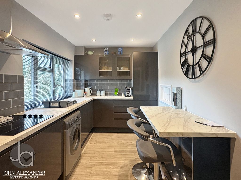 Property photo 2 of 11 20260310_131534524_0.5