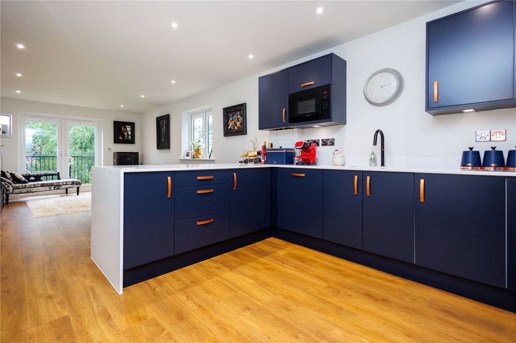 Property photo 3 of 15 Picture No. 04