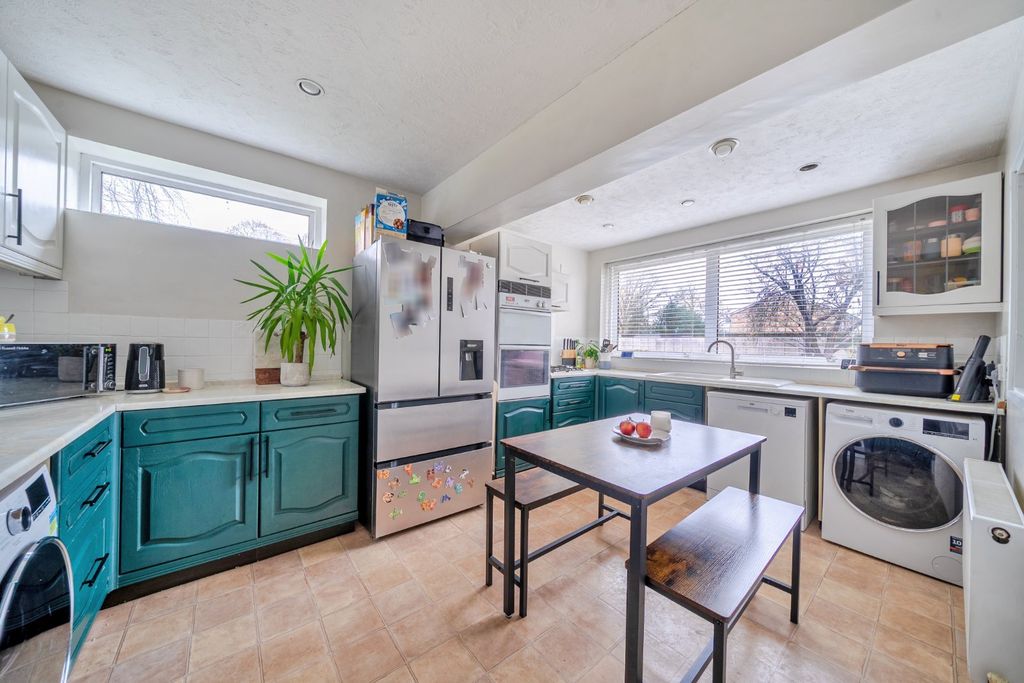 Property photo 2 of 27 Kitchen