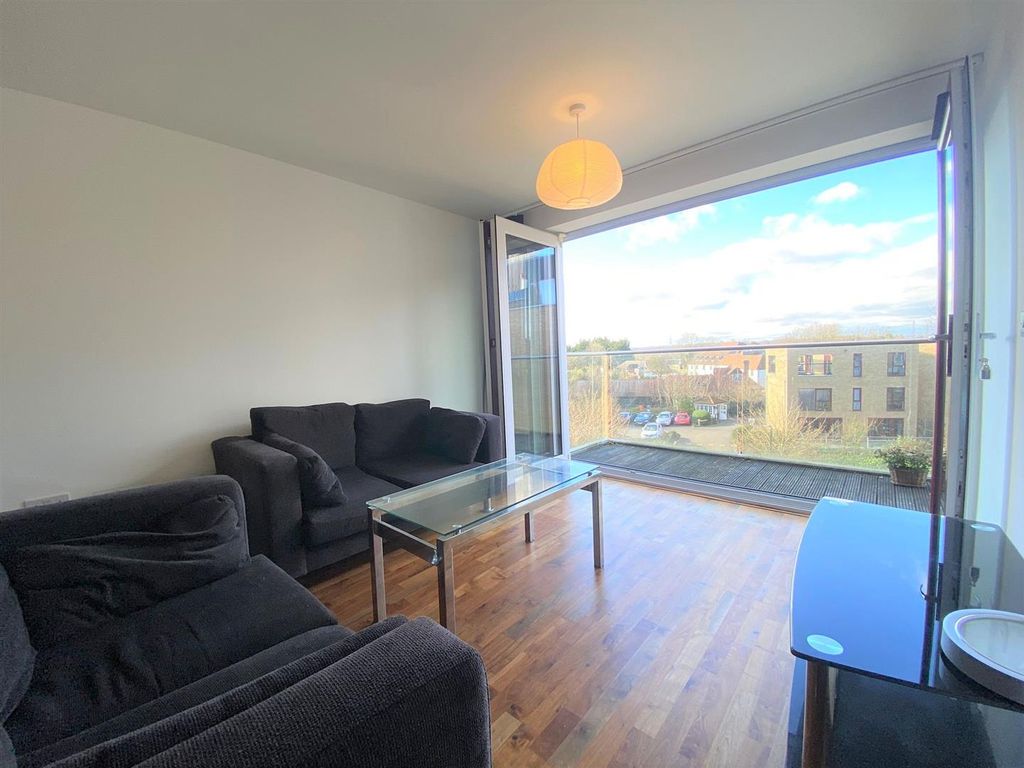 Property photo 3 of 14 Lounge.Jpg