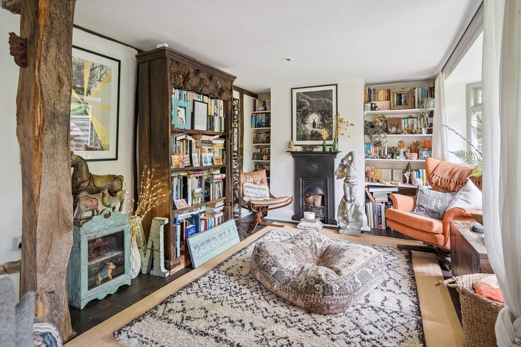 Property photo 3 of 42